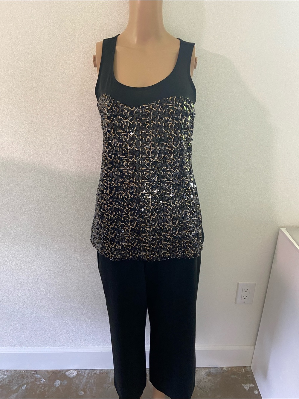 The Limited Black and Gold Sequin Top Sz M